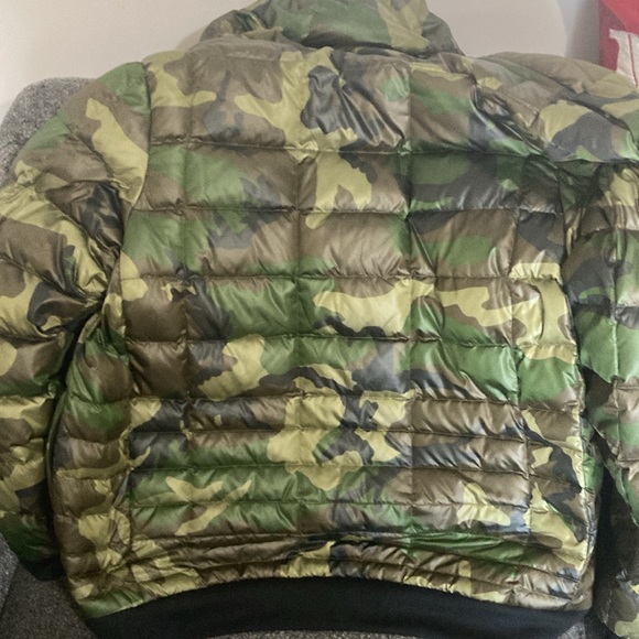 Men’s large - reversible camo/black puffer jacket 9/10 condition - RARE - Picture 6 of 6